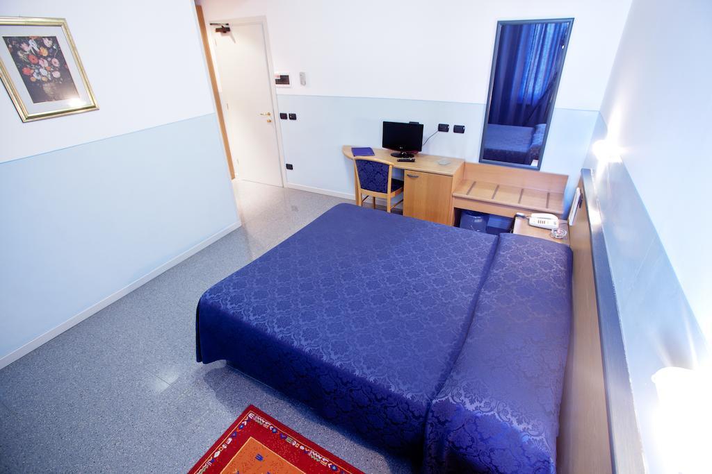 Master Hotel Castelvetro Piacentino Bagian luar foto