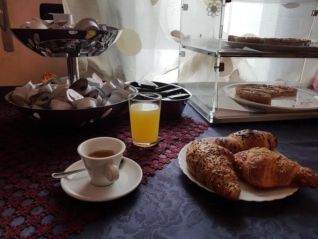 Master Hotel Castelvetro Piacentino Bagian luar foto