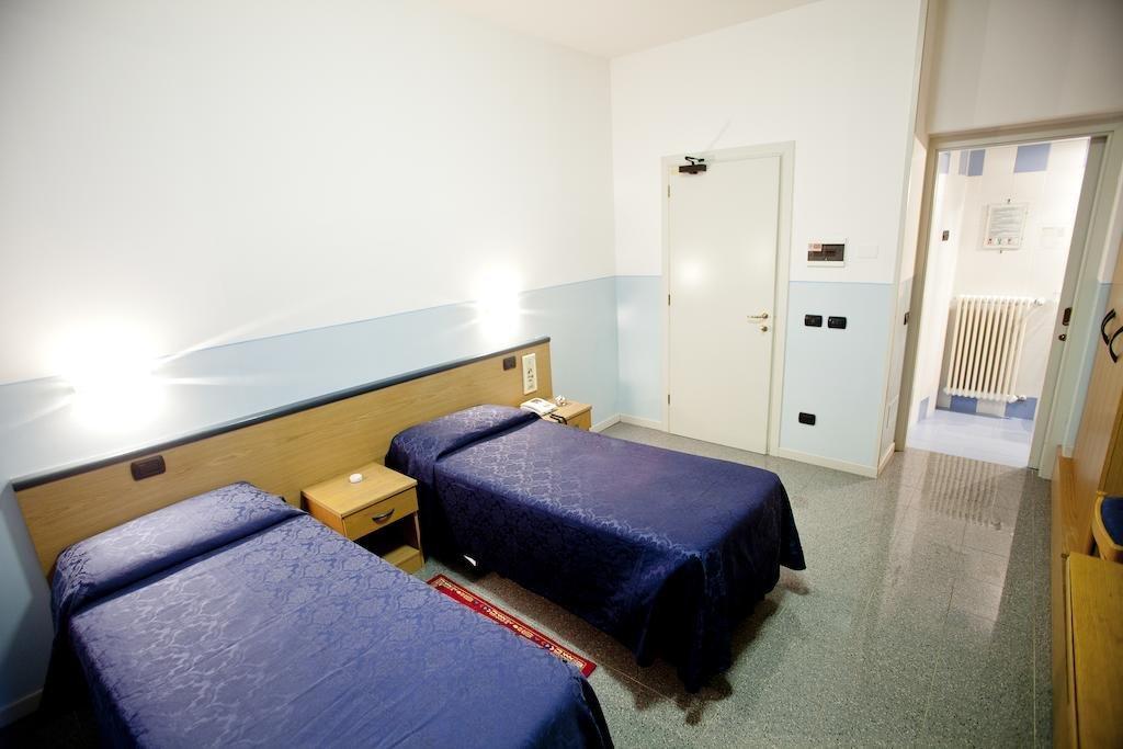 Master Hotel Castelvetro Piacentino Bagian luar foto